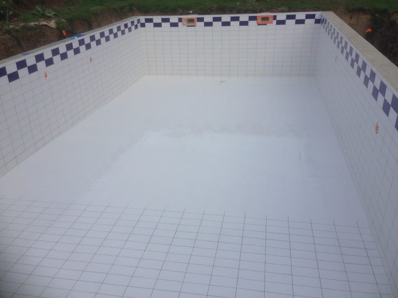 Carrelage et mosaïque piscine à Favières - Spécialiste piscine DA COSTA